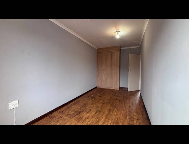 5 BEDROOM HOUSE TO LET IN STONEHENGE